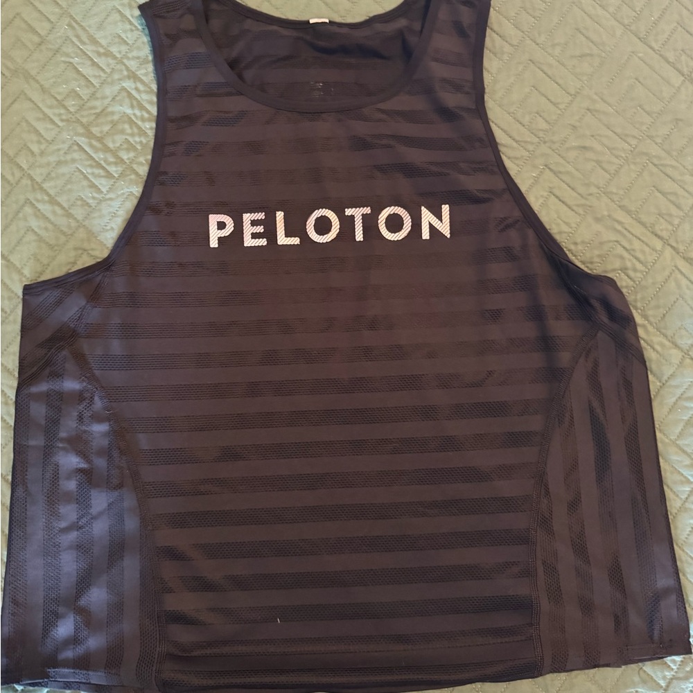 Bundle of 4 Peloton Lululemon Tops - Picture 9 of 13